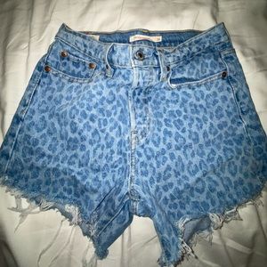 Levi’s Wedgie Straight Denim Cutoffs